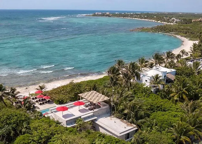 Casa Blanca By The Caribbean Sea