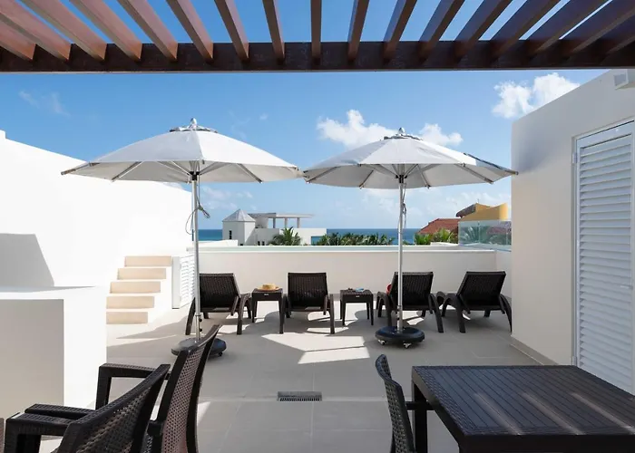 Casa Blanca By The Caribbean Sea