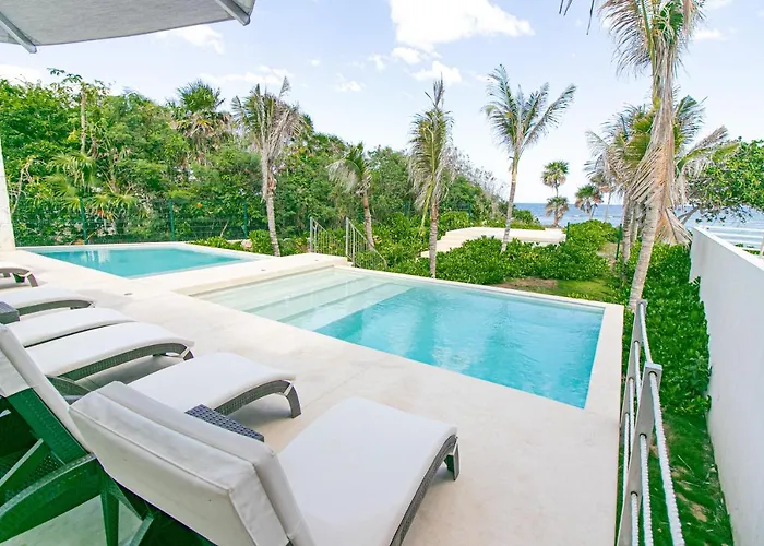 Casa Blanca By The Caribbean Sea