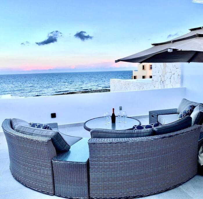 Casa Blanca By The Caribbean Sea *