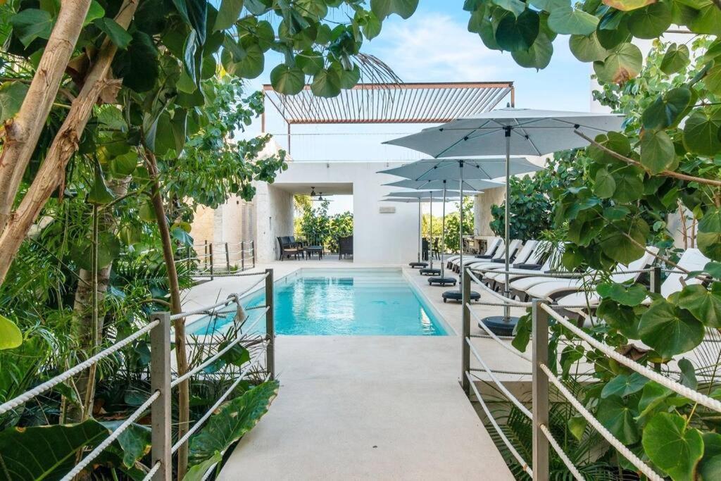 Casa Blanca By The Caribbean Sea *